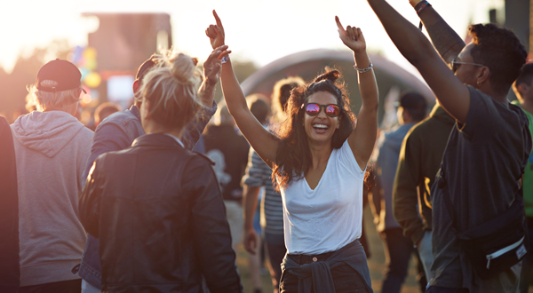 Mit der Raiffeisenbank Gürbe ans AERO Festival in Belp